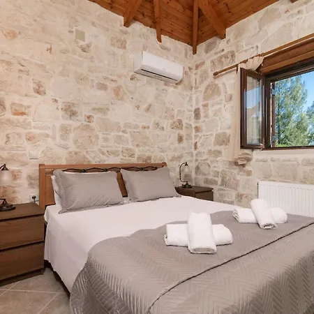 Villa Vozas - Traditional With Great View Tragaki