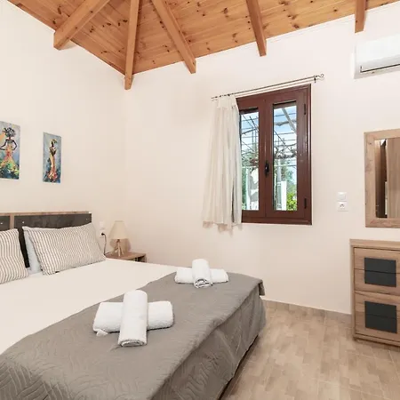 Vozas - Traditional With Great View Villa
