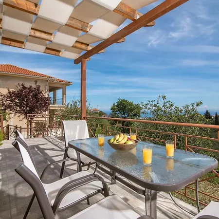 Villa Vozas - Traditional With Great View Tragaki